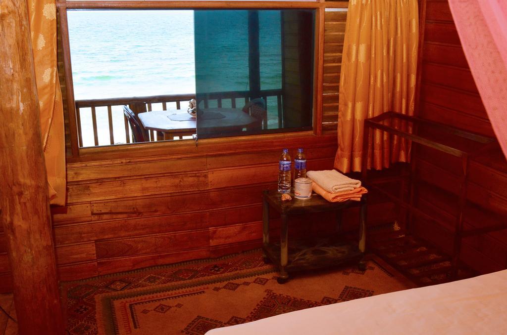 Dyke Rest Hotel Trincomalee Kamer foto