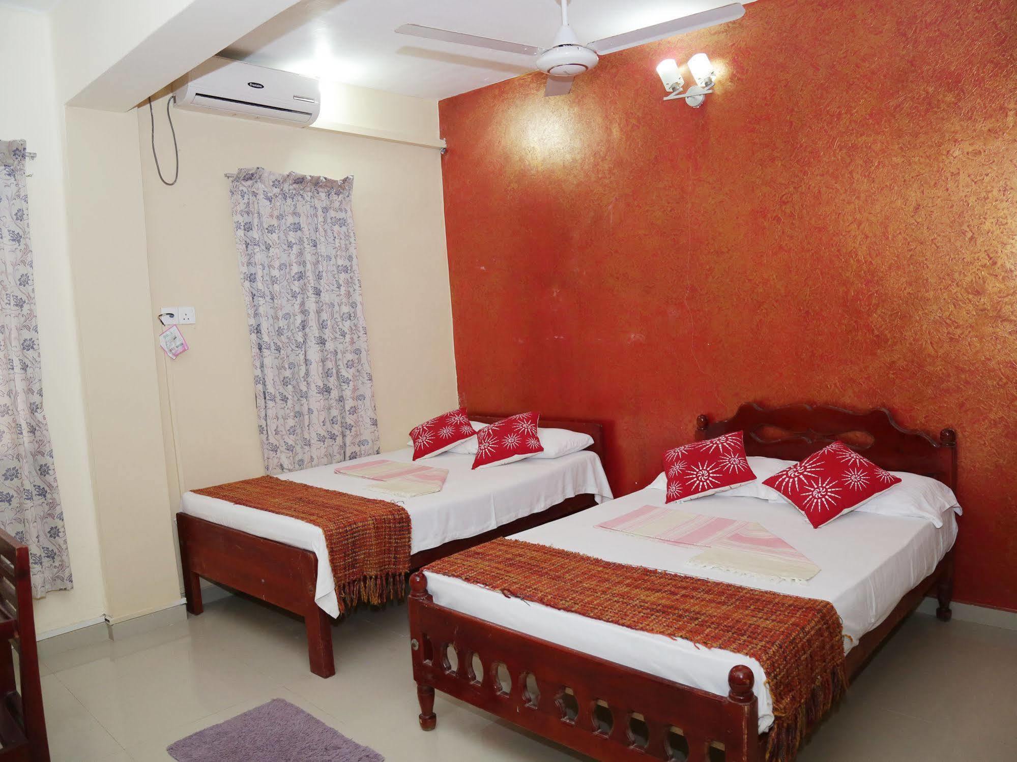 Dyke Rest Hotel Trincomalee Buitenkant foto
