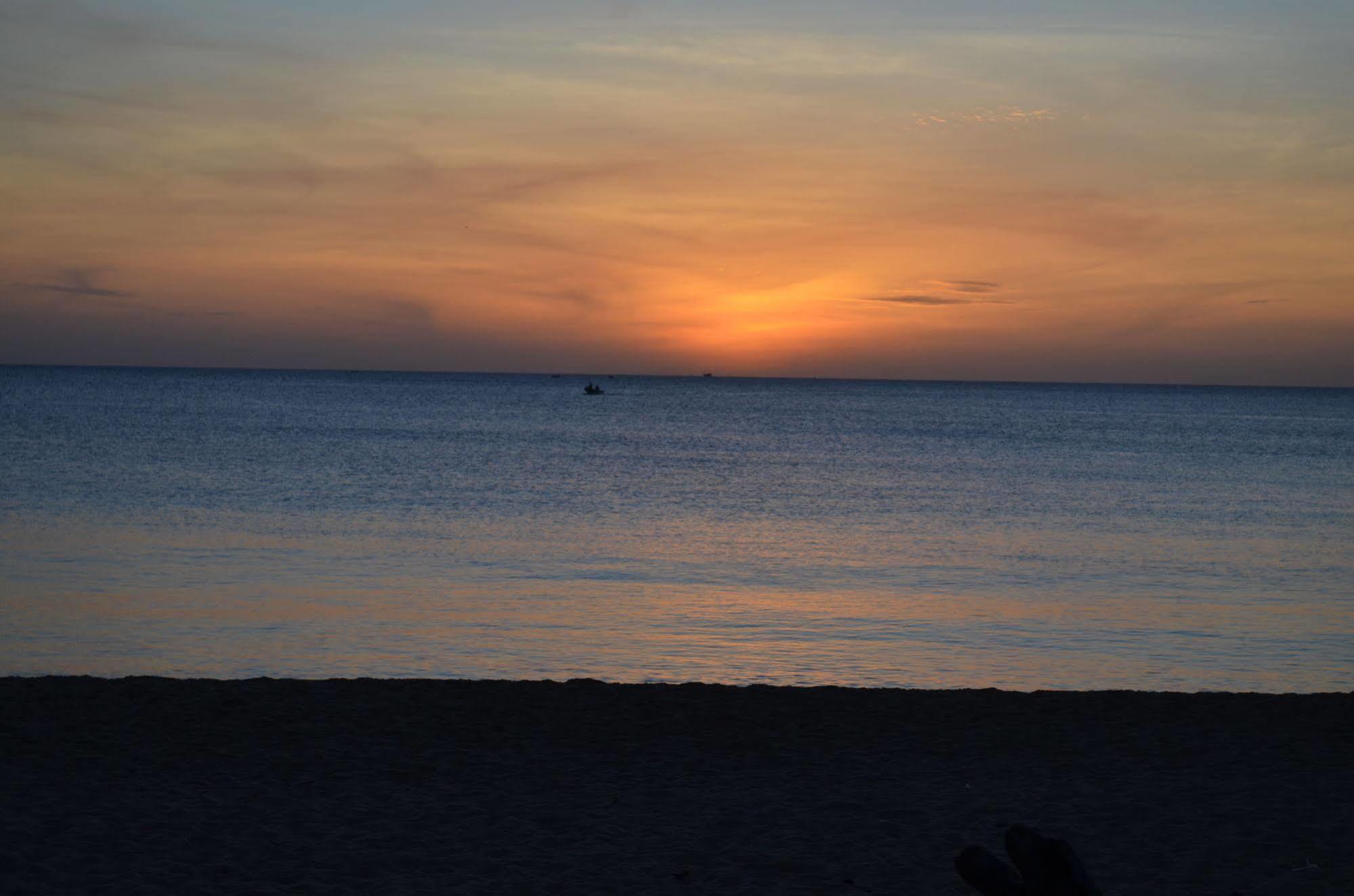Dyke Rest Hotel Trincomalee Buitenkant foto